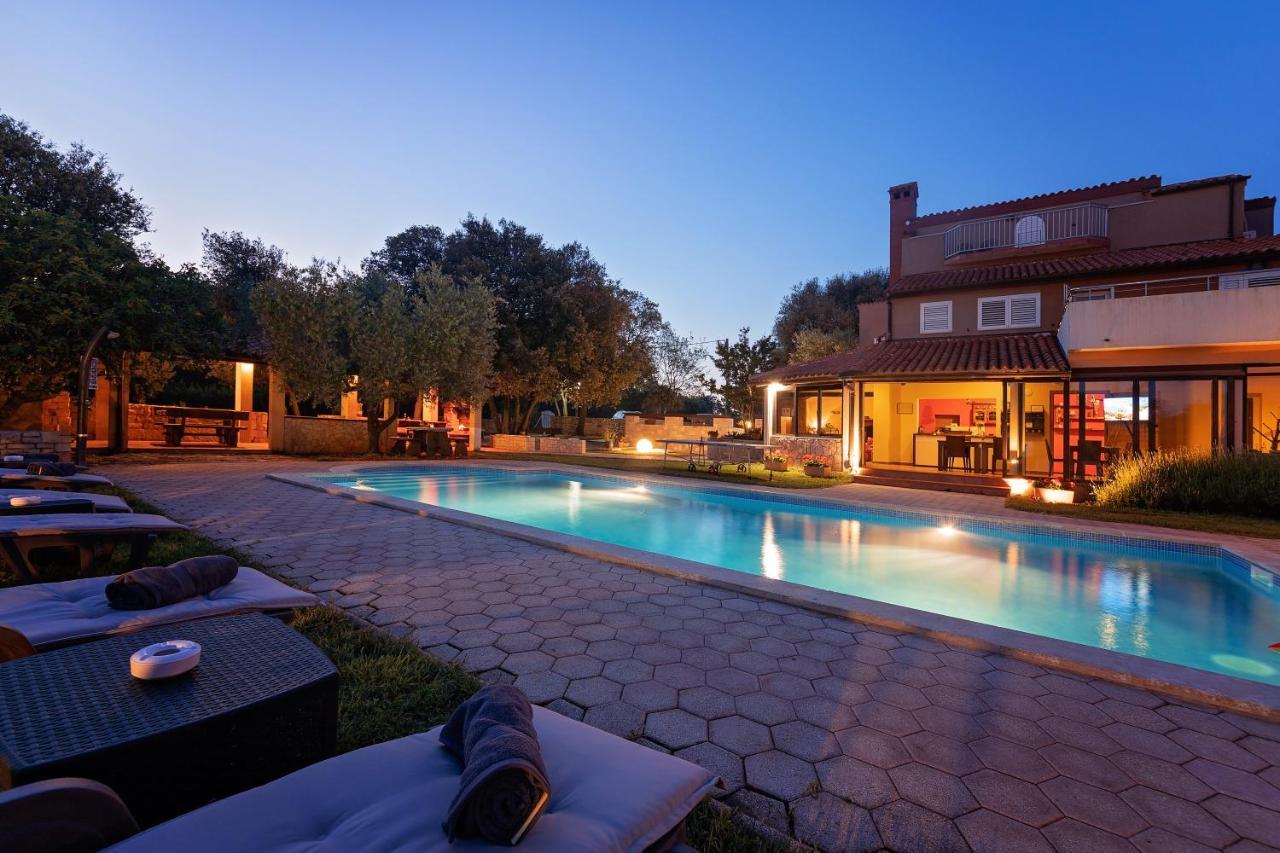Guesthouse "Barboska" - Big Outdoor Swimming Pool & Private Tennis Court Vodnjan Dış mekan fotoğraf