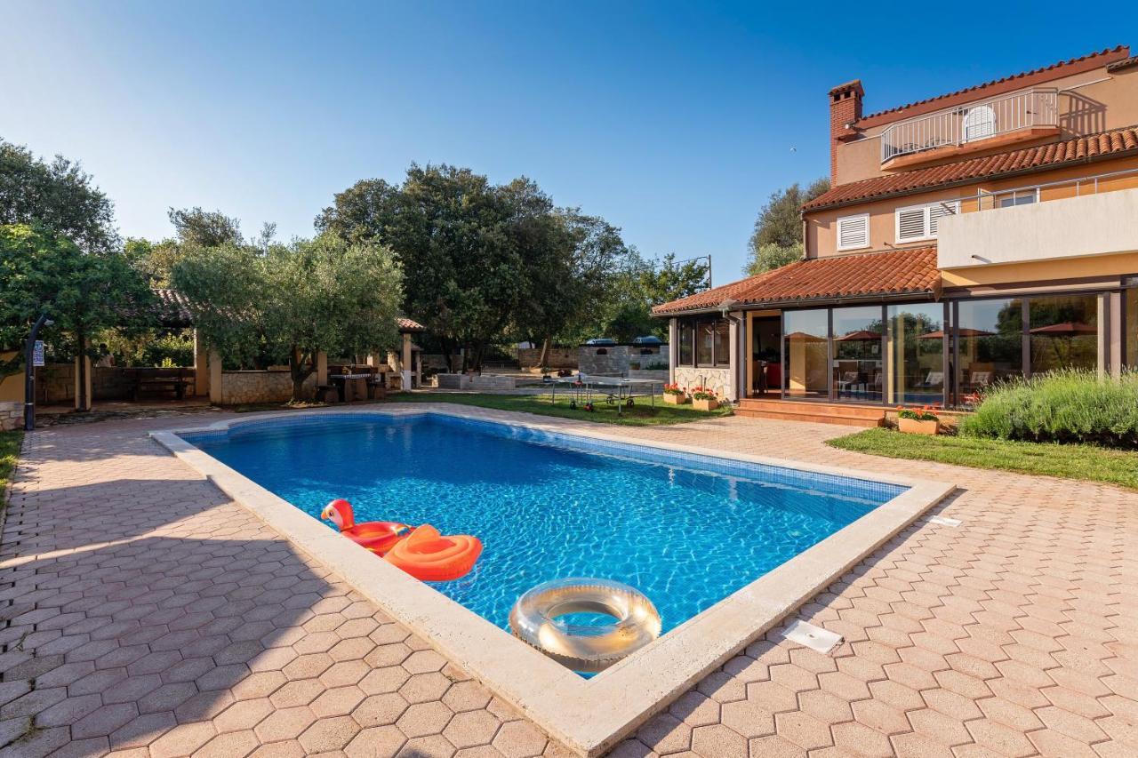 Guesthouse "Barboska" - Big Outdoor Swimming Pool & Private Tennis Court Vodnjan Dış mekan fotoğraf