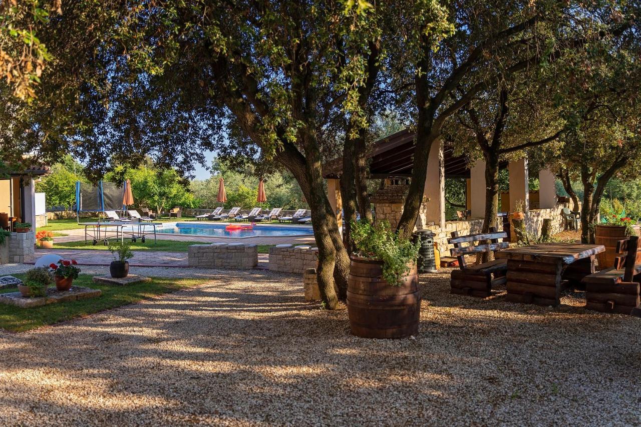 Guesthouse "Barboska" - Big Outdoor Swimming Pool & Private Tennis Court Vodnjan Dış mekan fotoğraf