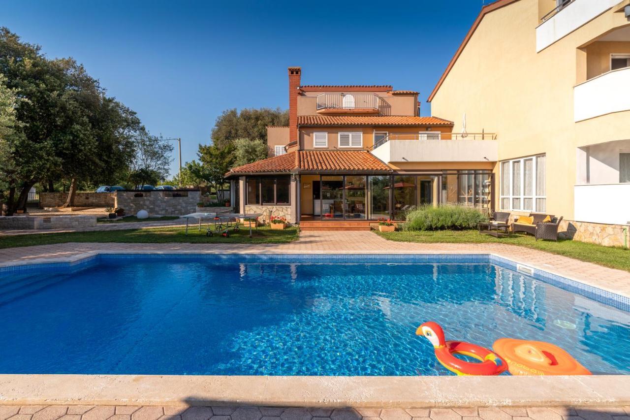 Guesthouse "Barboska" - Big Outdoor Swimming Pool & Private Tennis Court Vodnjan Dış mekan fotoğraf