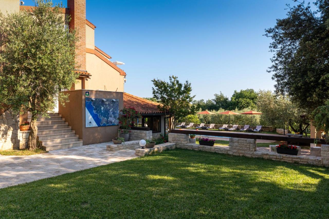Guesthouse "Barboska" - Big Outdoor Swimming Pool & Private Tennis Court Vodnjan Dış mekan fotoğraf
