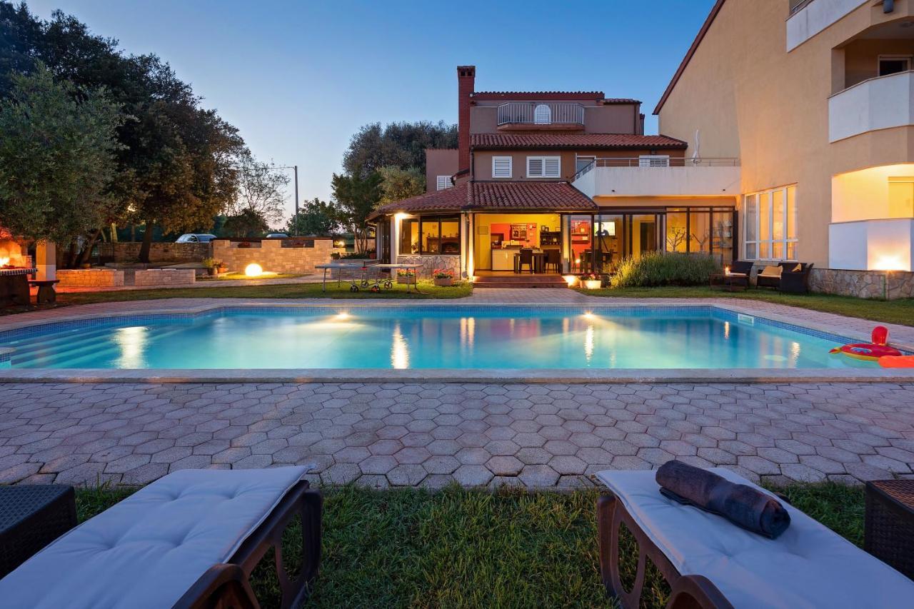 Guesthouse "Barboska" - Big Outdoor Swimming Pool & Private Tennis Court Vodnjan Dış mekan fotoğraf
