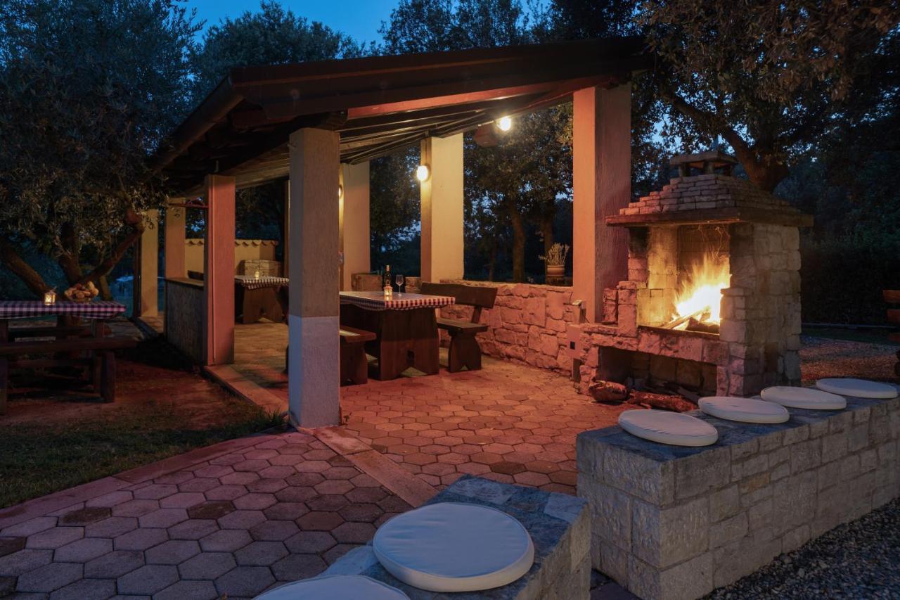 Guesthouse "Barboska" - Big Outdoor Swimming Pool & Private Tennis Court Vodnjan Dış mekan fotoğraf
