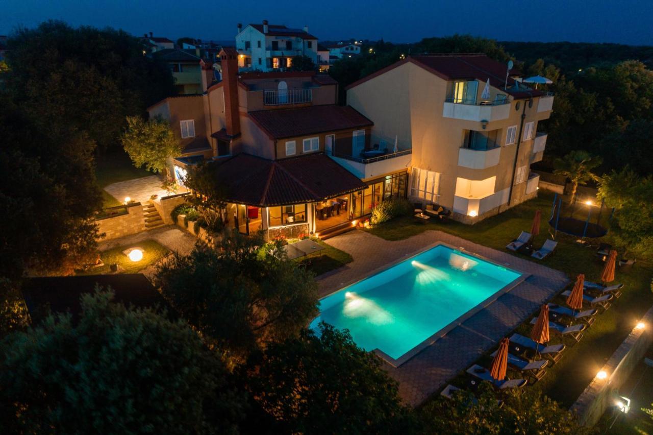 Guesthouse "Barboska" - Big Outdoor Swimming Pool & Private Tennis Court Vodnjan Dış mekan fotoğraf