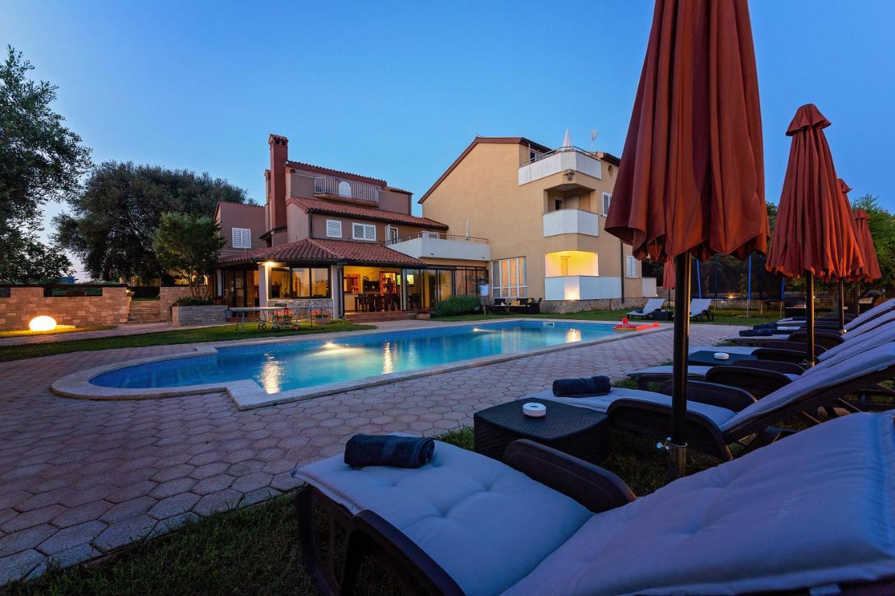 Guesthouse "Barboska" - Big Outdoor Swimming Pool & Private Tennis Court Vodnjan Dış mekan fotoğraf