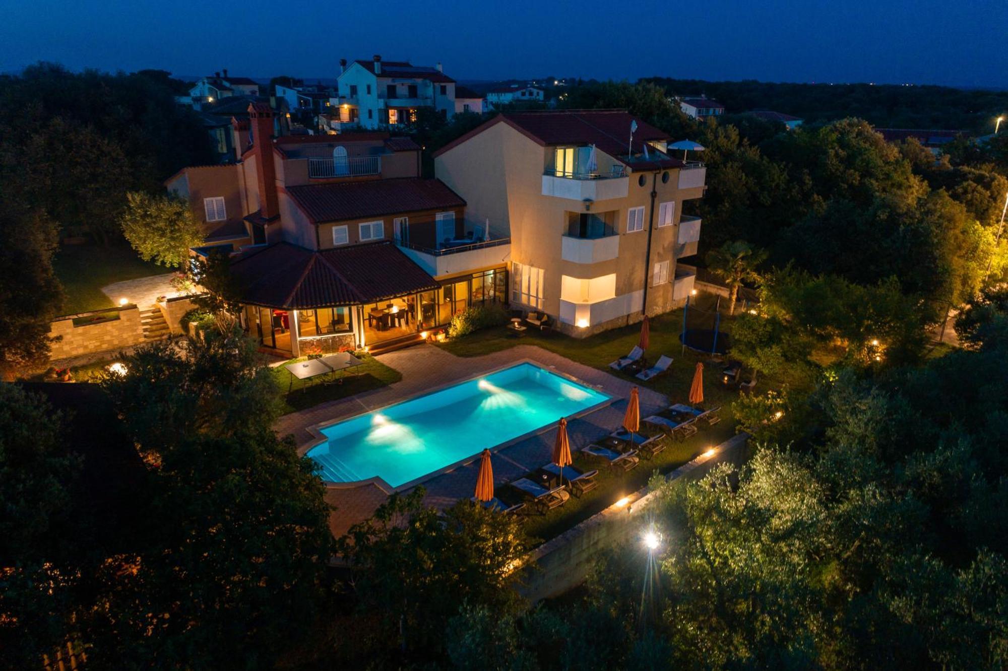 Guesthouse "Barboska" - Big Outdoor Swimming Pool & Private Tennis Court Vodnjan Dış mekan fotoğraf