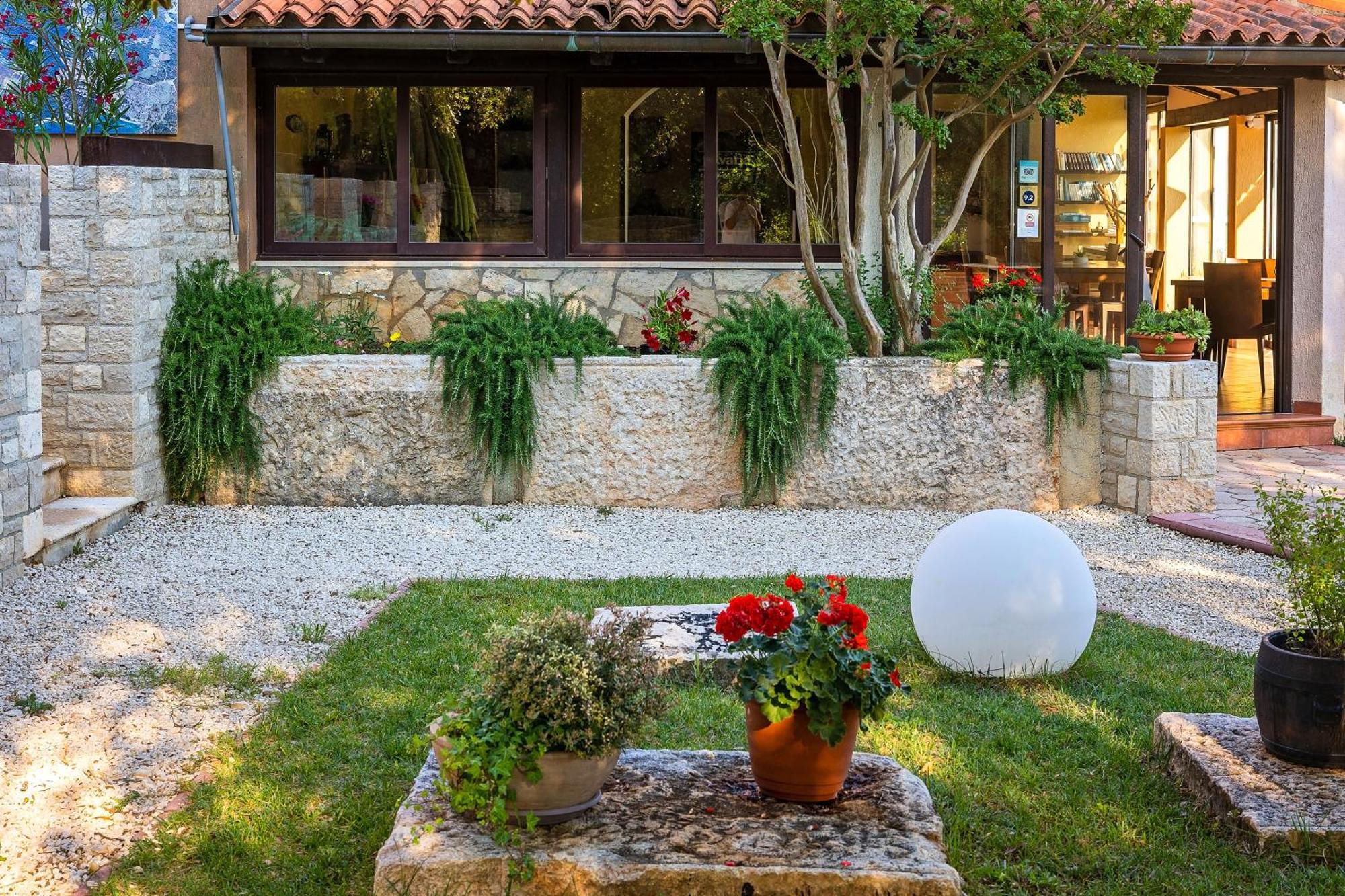 Guesthouse "Barboska" - Big Outdoor Swimming Pool & Private Tennis Court Vodnjan Dış mekan fotoğraf