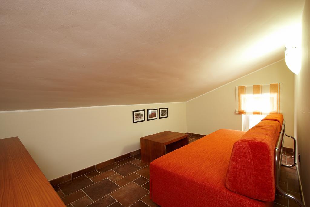 Guesthouse "Barboska" - Big Outdoor Swimming Pool & Private Tennis Court Vodnjan Oda fotoğraf