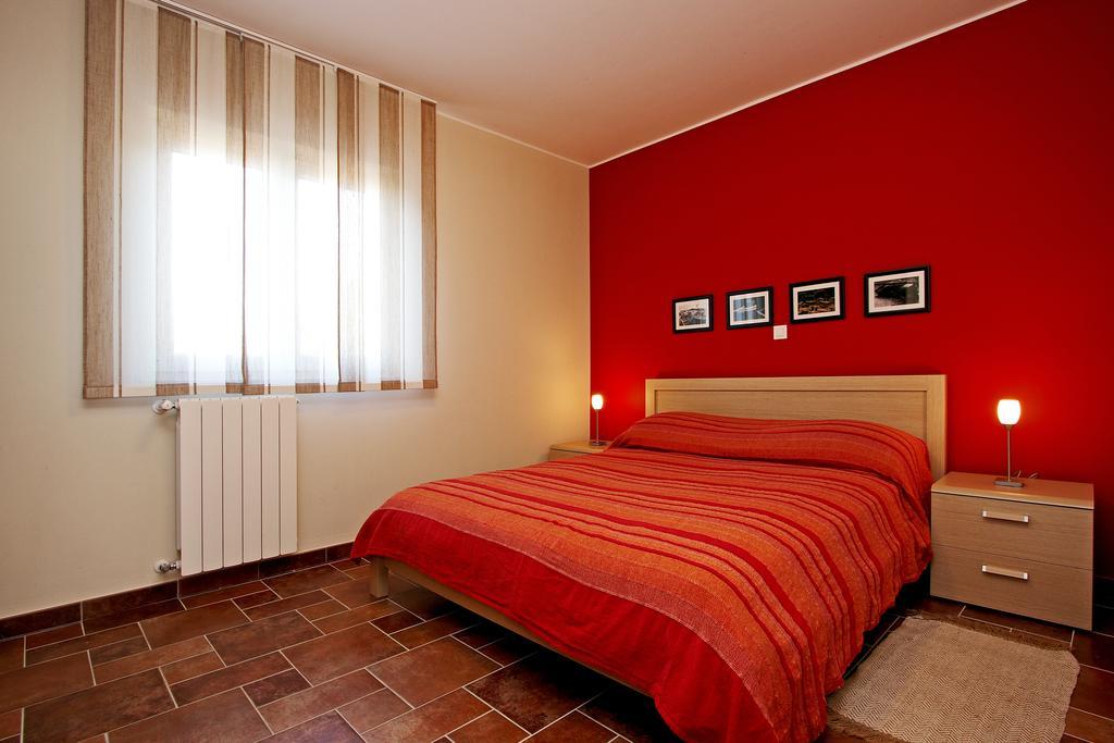 Guesthouse "Barboska" - Big Outdoor Swimming Pool & Private Tennis Court Vodnjan Oda fotoğraf
