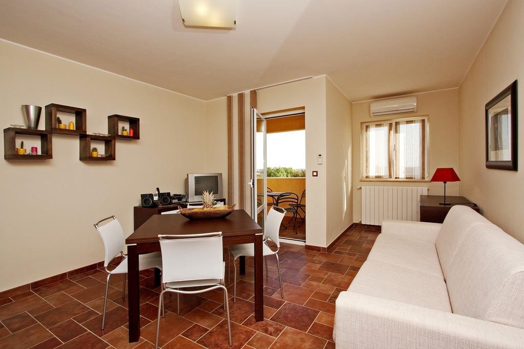 Guesthouse "Barboska" - Big Outdoor Swimming Pool & Private Tennis Court Vodnjan Oda fotoğraf