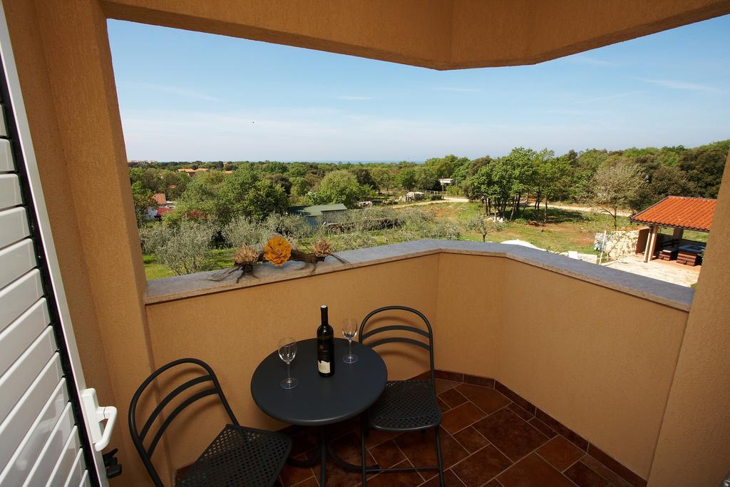 Guesthouse "Barboska" - Big Outdoor Swimming Pool & Private Tennis Court Vodnjan Oda fotoğraf