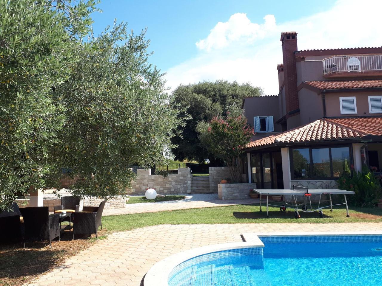 Guesthouse "Barboska" - Big Outdoor Swimming Pool & Private Tennis Court Vodnjan Dış mekan fotoğraf